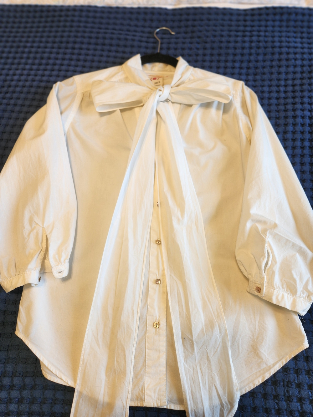 Vintage GAP White Tie-Neck Button-Front Blouse